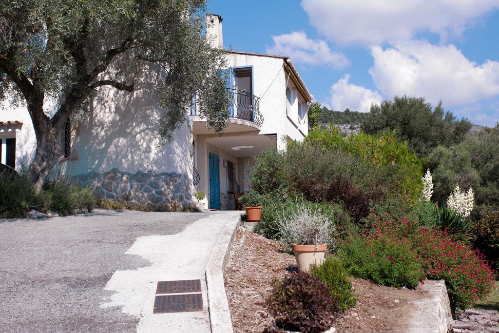 Bed and Breakfast La Tourrette Tourrettes-sur-Loup Habitación foto